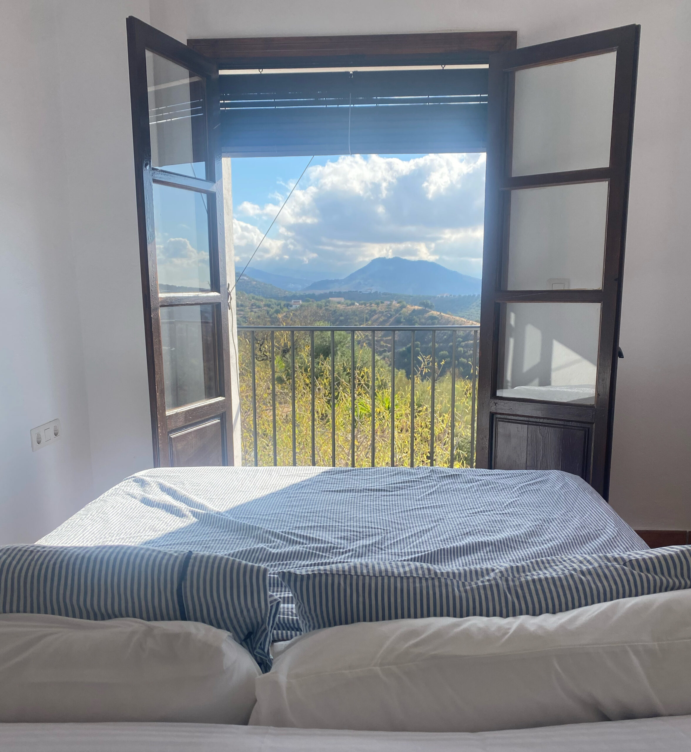 V&aelig;relse med bjergudsigt i Spanien